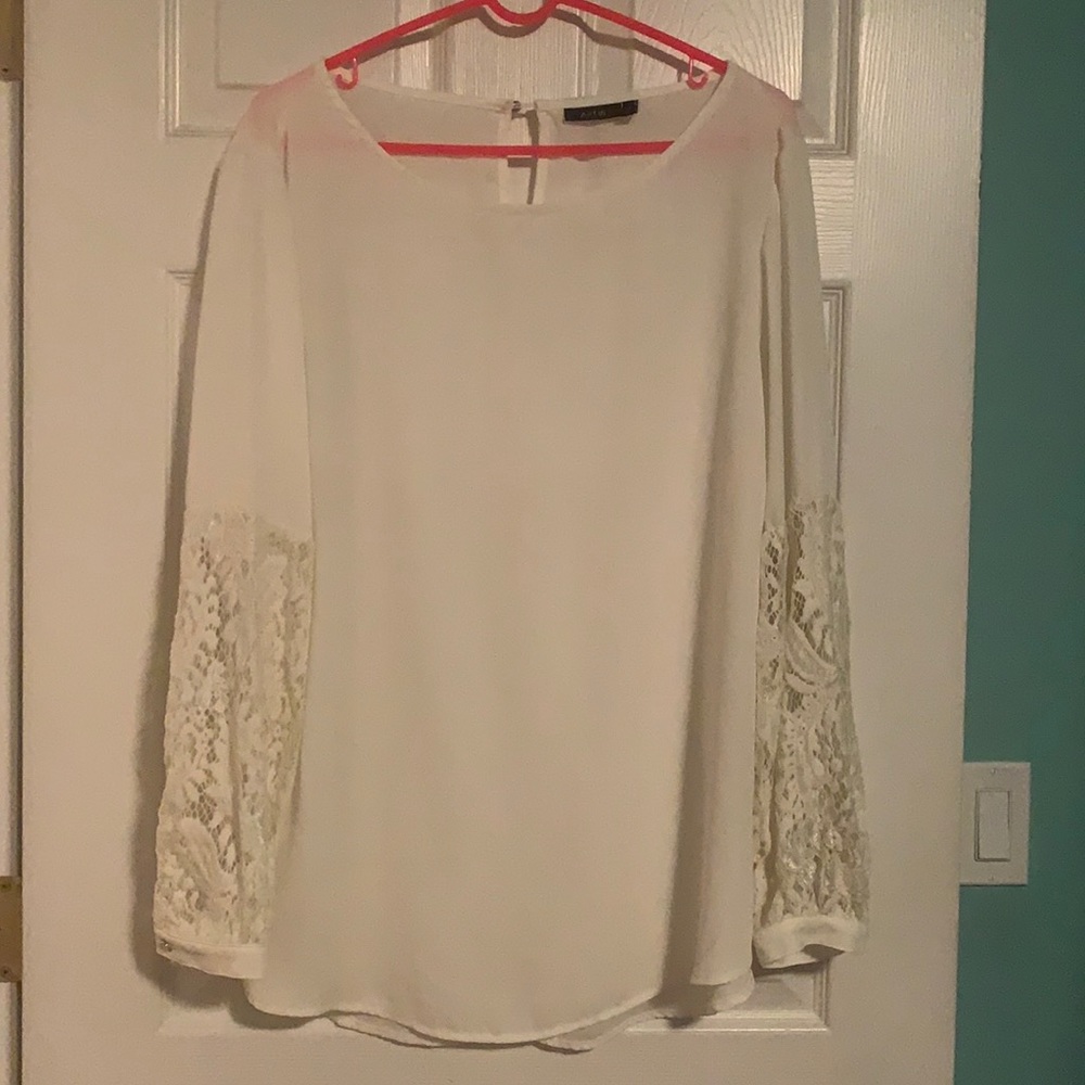 Pretty white top